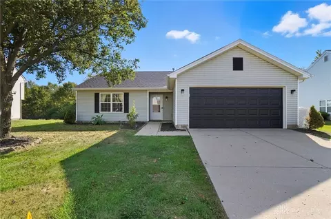 2821 Raxit Ct, Xenia, OH 45385