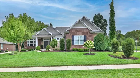 4018 Woodland Ridge Ct, Sugarcreek Township, OH 45440