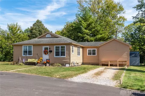 57 Apple Dr, Farmersville, OH 45325
