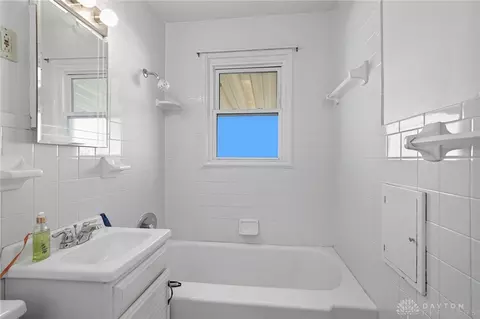 Bath - 3060 Regent St, Kettering, OH 45409 photo 1 of 2