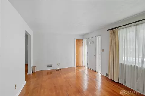 Living - 3060 Regent St, Kettering, OH 45409 photo 2 of 3