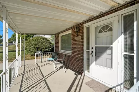 Exterior - 3060 Regent St, Kettering, OH 45409 photo 5 of 13