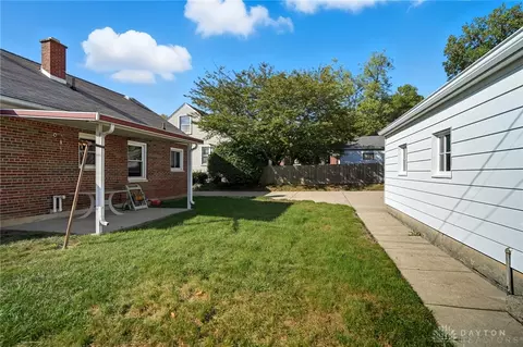 Exterior - 3060 Regent St, Kettering, OH 45409 photo 10 of 13