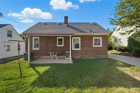 Exterior - 3060 Regent St, Kettering, OH 45409 photo 7 of 13