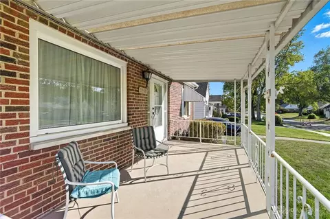 Exterior - 3060 Regent St, Kettering, OH 45409 photo 4 of 13