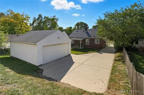 Exterior - 3060 Regent St, Kettering, OH 45409 photo 11 of 13