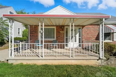 Exterior - 3060 Regent St, Kettering, OH 45409 photo 3 of 13