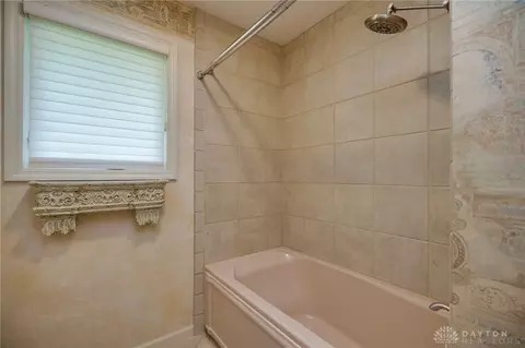 Bath - 5975 Hunter Rd, Enon, OH 45323 photo 3 of 4