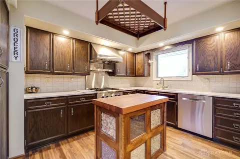 Kitchen - 5975 Hunter Rd, Enon, OH 45323 photo 3 of 3