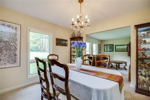 Dining - 5975 Hunter Rd, Enon, OH 45323 photo 2 of 3