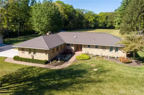 Exterior - 5975 Hunter Rd, Enon, OH 45323 photo 1 of 22