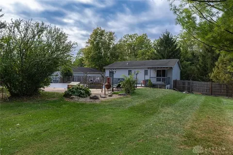 Exterior - 205 N Ada Doty St, Gratis, OH 45330 photo 9 of 15