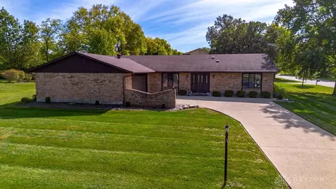 508 Peachcreek Rd, Dayton, OH 45458