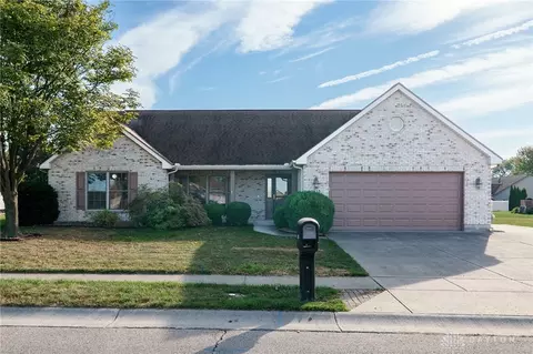 1815 Promenade Ln, Xenia, OH 45385