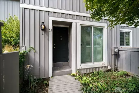 62 Twin Lakes Dr, Fairfield, OH 45014