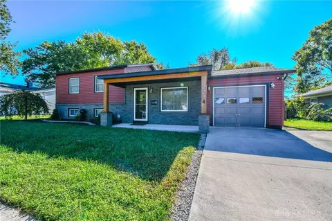 Exterior - 2224 Duquesne Dr, Springfield, OH 45506 photo 5 of 12