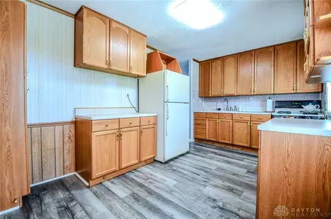 Kitchen - 2224 Duquesne Dr, Springfield, OH 45506 photo 3 of 4
