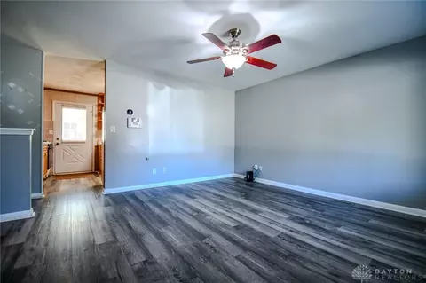 Living - 2224 Duquesne Dr, Springfield, OH 45506 photo 2 of 4