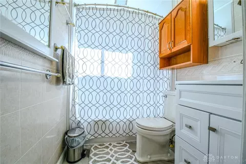 Bath - 2224 Duquesne Dr, Springfield, OH 45506 photo 1 of 2