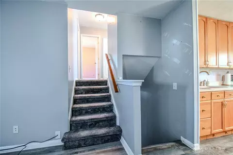 Entry Way - 2224 Duquesne Dr, Springfield, OH 45506 photo 1 of 3