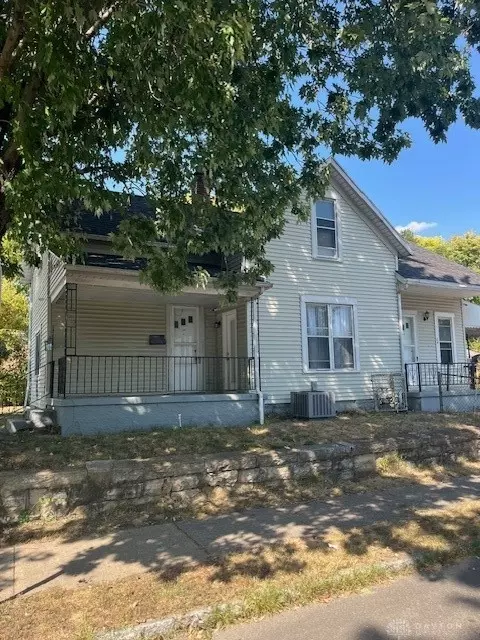 102 N Hedges St, Dayton, OH 45403