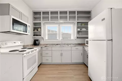 Kitchen - 329 Fair St, Springfield, OH 45506 photo 1 of 2