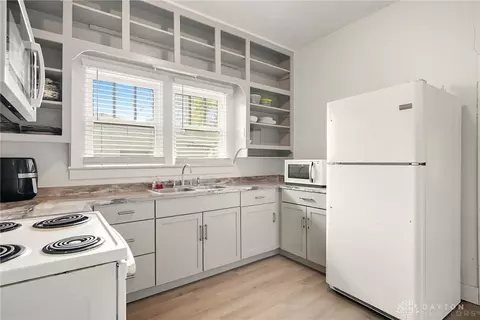 Kitchen - 329 Fair St, Springfield, OH 45506 photo 2 of 2