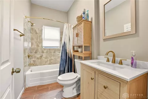 Bath - 329 Fair St, Springfield, OH 45506 photo 1 of 2