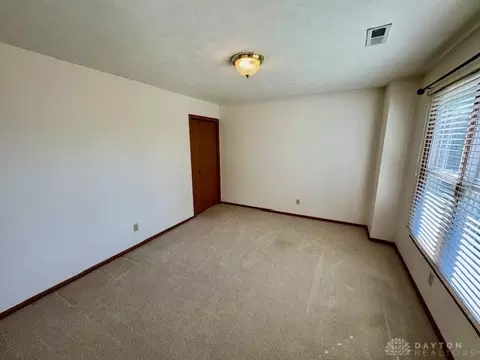 Bedroom - 1470 Oldham Dr, Springfield, OH 45503 photo 2 of 3