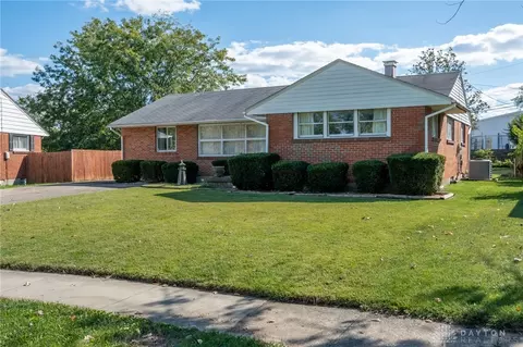 3736 Valleywood Dr, Kettering, OH 45429