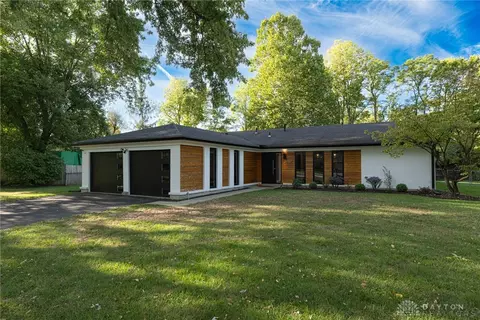 3667 Creekwood Ct, Beavercreek, OH 45430