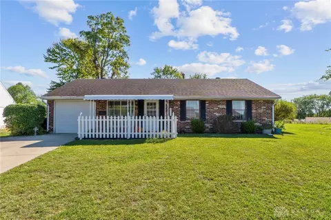 3956 Sparkhill Dr, Enon, OH 45323
