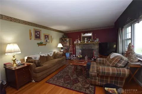 5889 Troy Rd, Springfield, OH 45502 photo 5