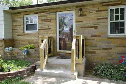 5889 Troy Rd, Springfield, OH 45502 photo 3