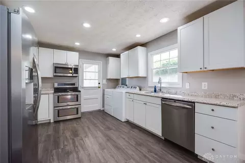 Kitchen - 2808 Whitehorse Ave, Kettering, OH 45420 photo 1 of 3