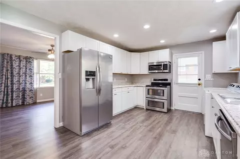 Kitchen - 2808 Whitehorse Ave, Kettering, OH 45420 photo 2 of 3