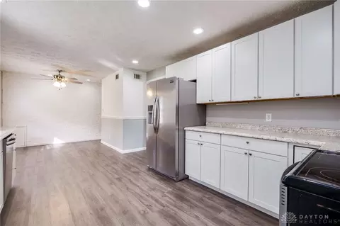 Kitchen - 2808 Whitehorse Ave, Kettering, OH 45420 photo 3 of 3