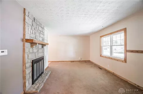 Living - 2127 Colton Dr, Kettering, OH 45420 photo 2 of 2