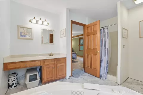 Bath - 473 Mccray Blvd, Springboro, OH 45066 photo 2 of 4