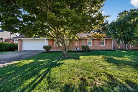 1617 Berwick Ln, Middletown, OH 45042