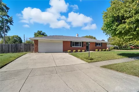 2251 Broadmoor Dr, Kettering, OH 45419 photo 2