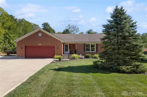 6220 Aaron Ln, Dayton, OH 45424