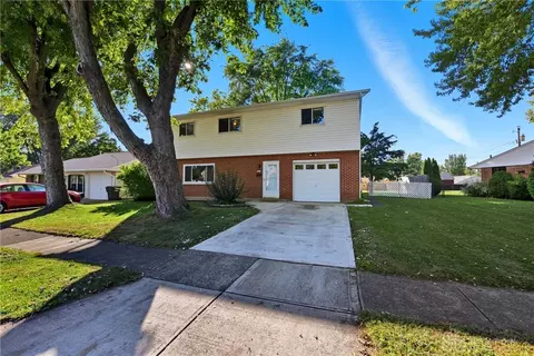 145 Redbud Dr, Springboro, OH 45066