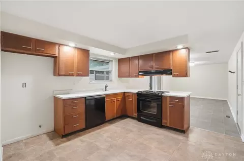 Kitchen - 2933 Bahia Dr, Springfield, OH 45503 photo 1 of 3