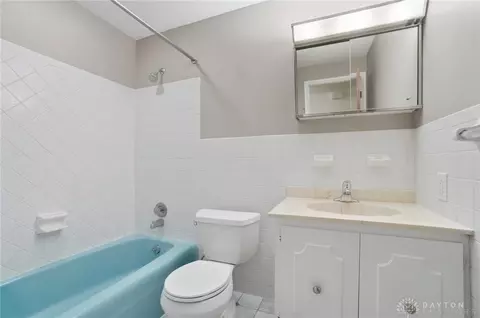 Bath - 2933 Bahia Dr, Springfield, OH 45503 photo 3 of 4