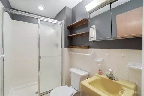 Bath - 2933 Bahia Dr, Springfield, OH 45503 photo 1 of 4