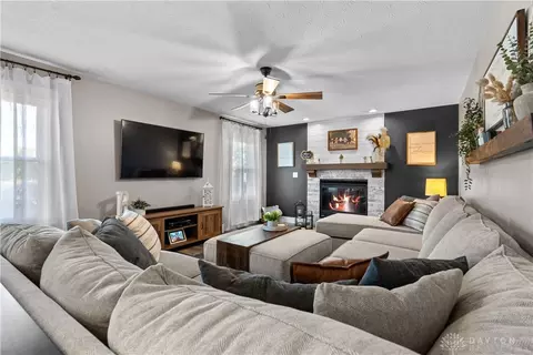 Living - 7870 E Us 22 3, Morrow, OH 45152 photo 5 of 5