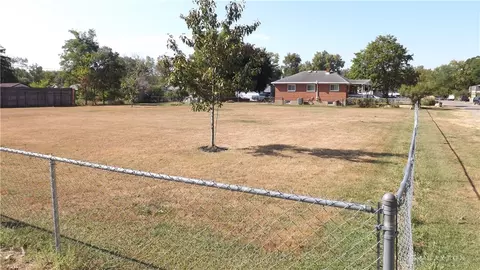 2460 Bushnell Ave, Riverside, OH 45404