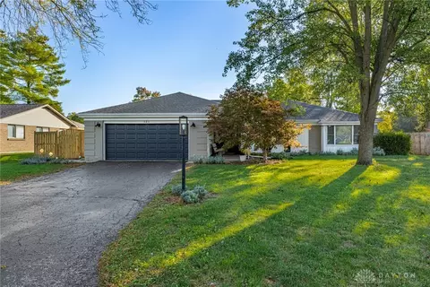 121 S Village Dr, Centerville, OH 45459