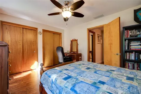 Bedroom - 849 Wind Bluff Pt, Springboro, OH 45066 photo 8 of 8